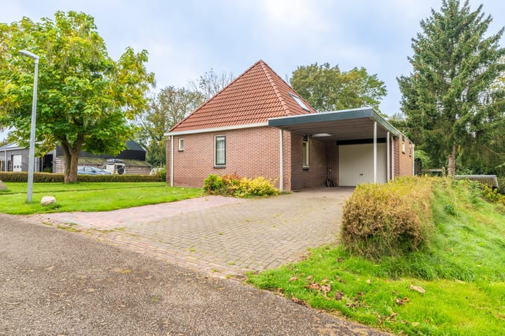 Photo 3 of Molenlaan 1