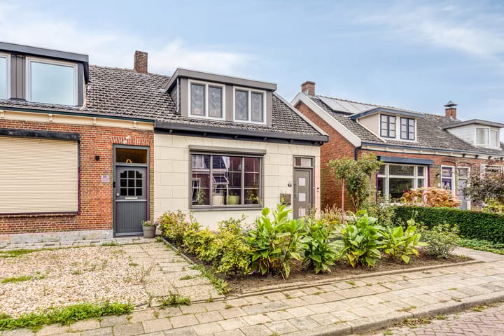 Photo 2 of Wilhelminastraat 62