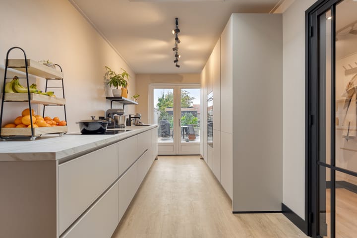 Photo 12 of Wilhelminastraat 62