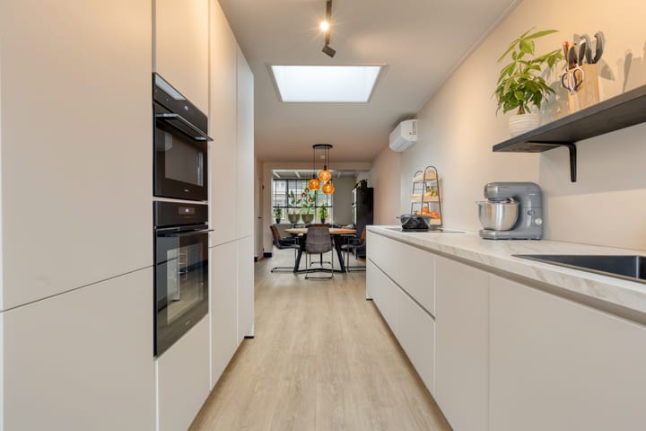 Photo 13 of Wilhelminastraat 62