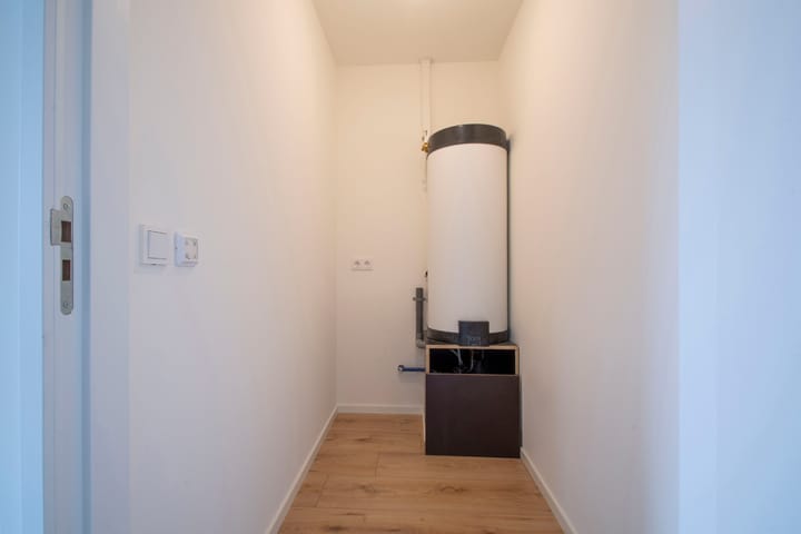 Photo 14 of Graaf van Gelrestraat 1-B