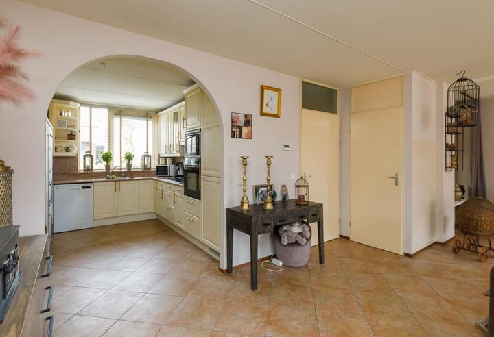 Photo 10 of Staringstraat 59