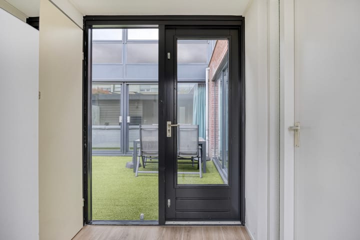 Photo 9 of Overlangelstraat 14