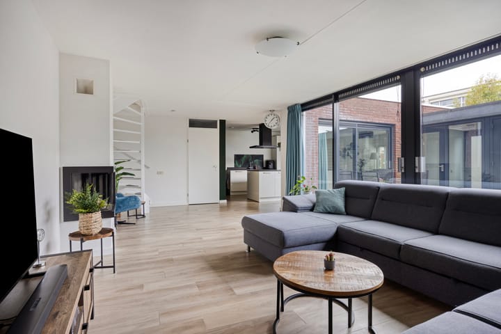 Photo 12 of Overlangelstraat 14