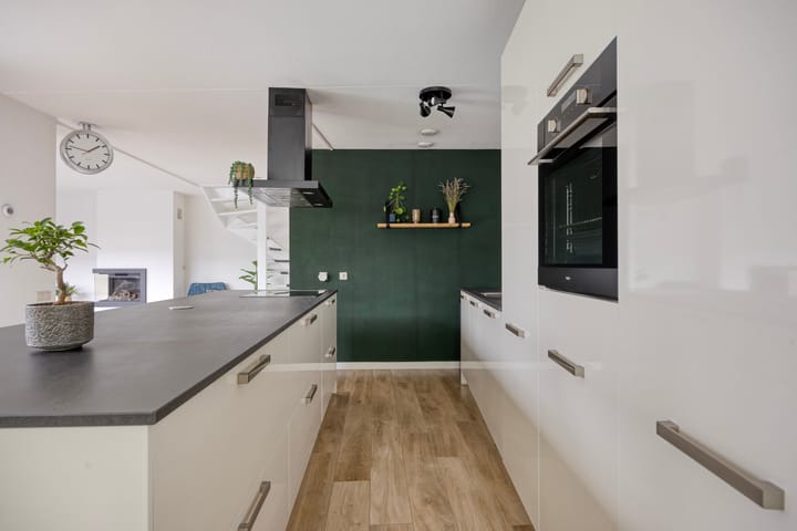 Photo 17 of Overlangelstraat 14