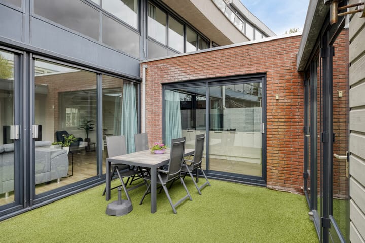 Photo 23 of Overlangelstraat 14