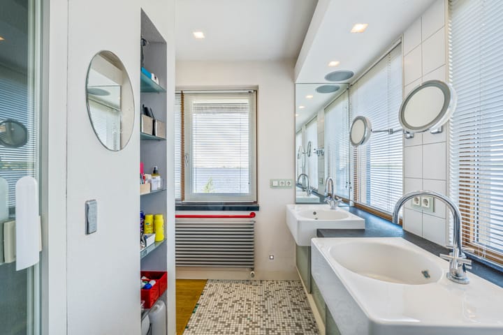 Photo 25 of Nieuw-Loosdrechtsedijk 236