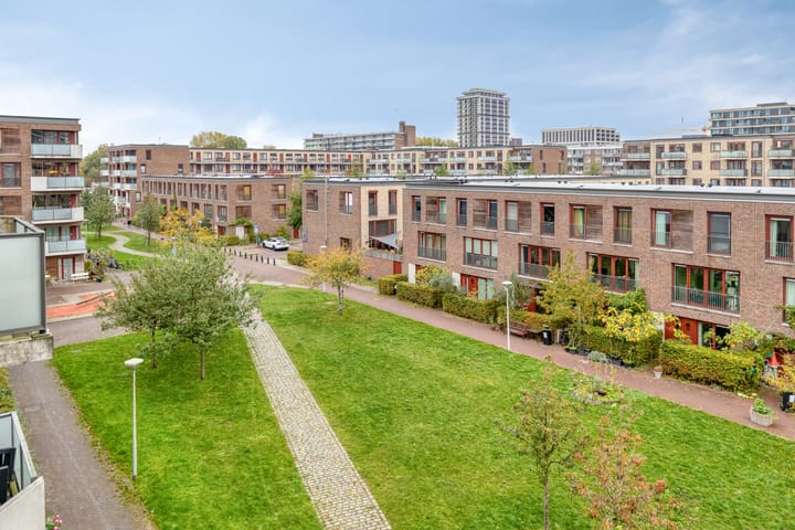 Photo 25 of Suze Robertsonstraat 71