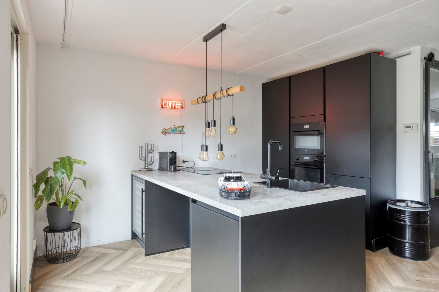 Photo 10 of Titaniumstraat 27