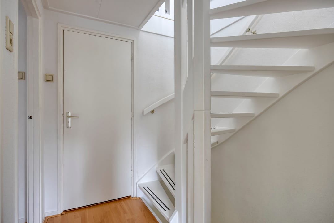 Photo 13 of Mr. Treubstraat 3