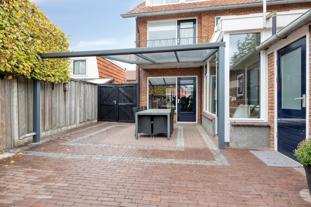 Photo 23 of Mr. Treubstraat 3