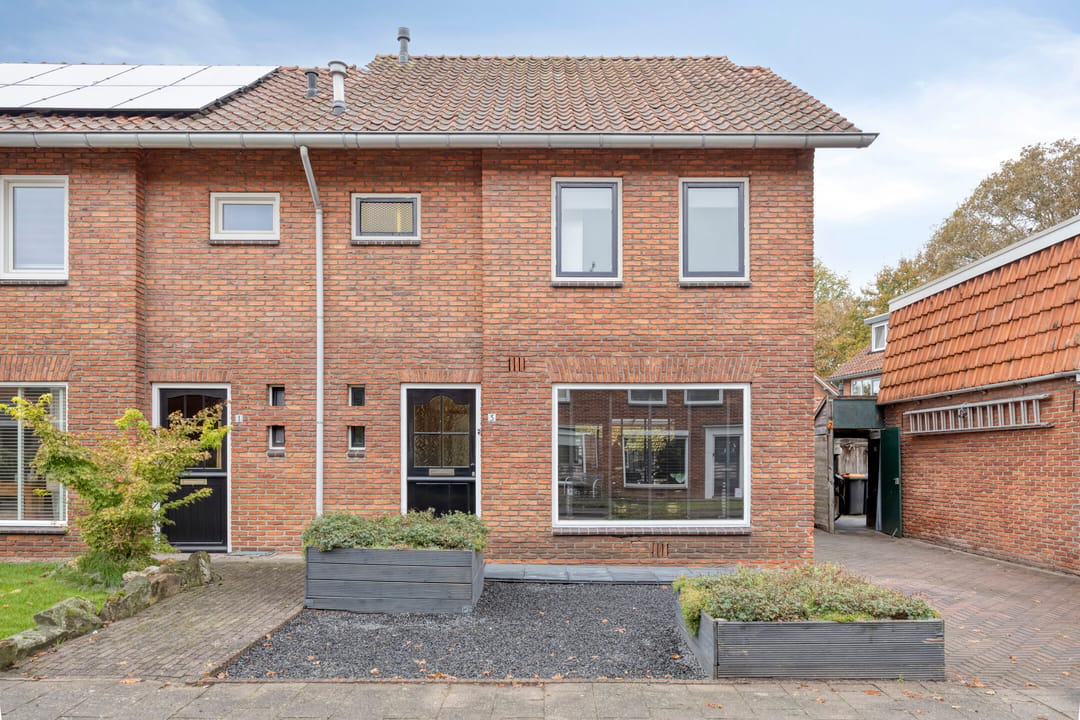 Photo 28 of Mr. Treubstraat 3