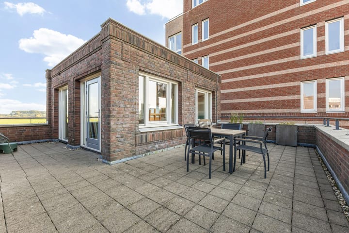 Foto 28 van Parcivalring 301