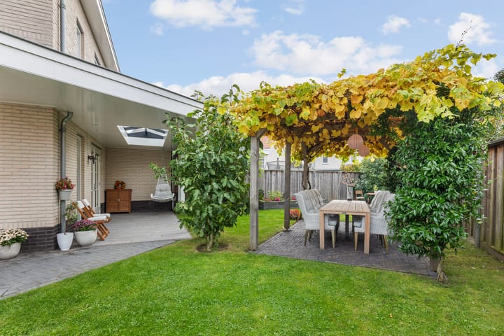 Foto 17 van Lover 64