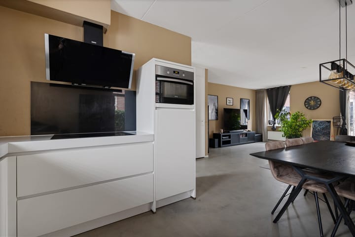 Photo 7 of Hondsrooswal 13