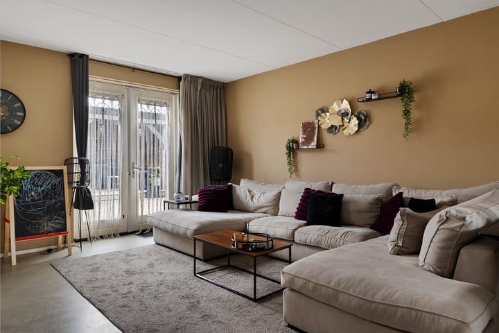 Photo 9 of Hondsrooswal 13