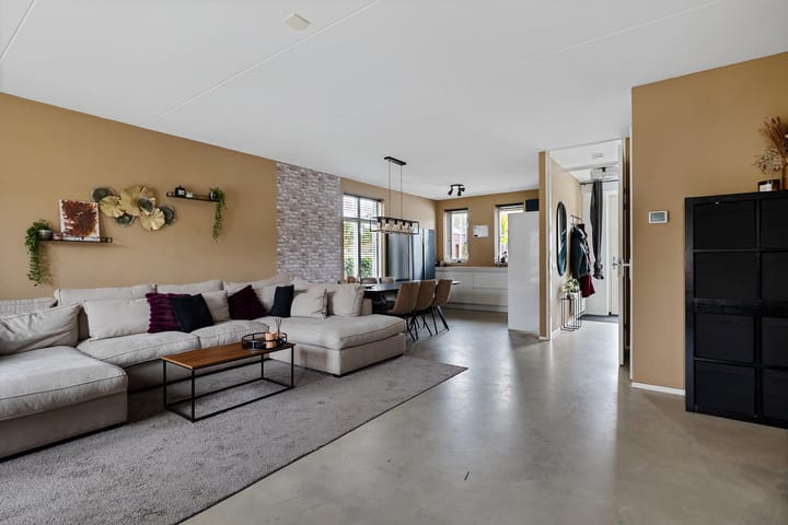 Photo 12 of Hondsrooswal 13