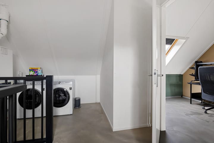 Photo 19 of Hondsrooswal 13