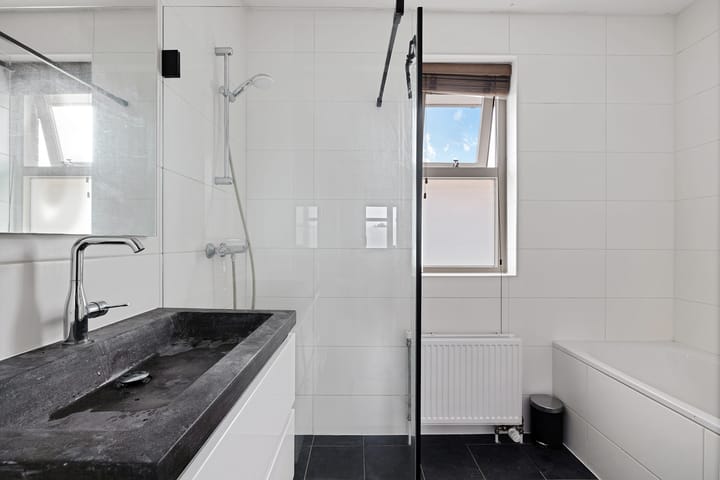 Photo 22 of Hondsrooswal 13