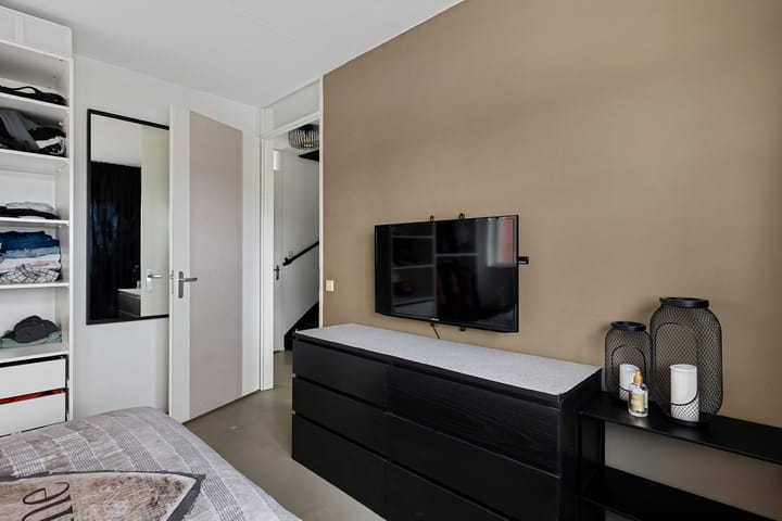 Photo 17 of Hondsrooswal 13