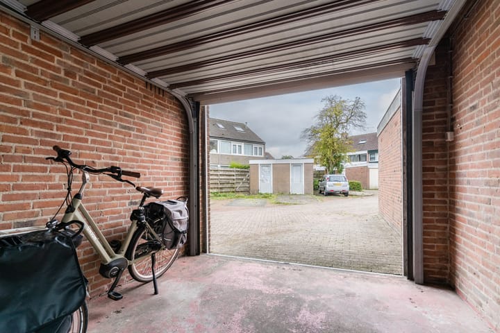 Photo 42 of Nuyenburglaan 55