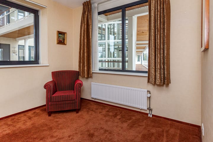 Foto 18 van Grote Woerdlaan 8-B