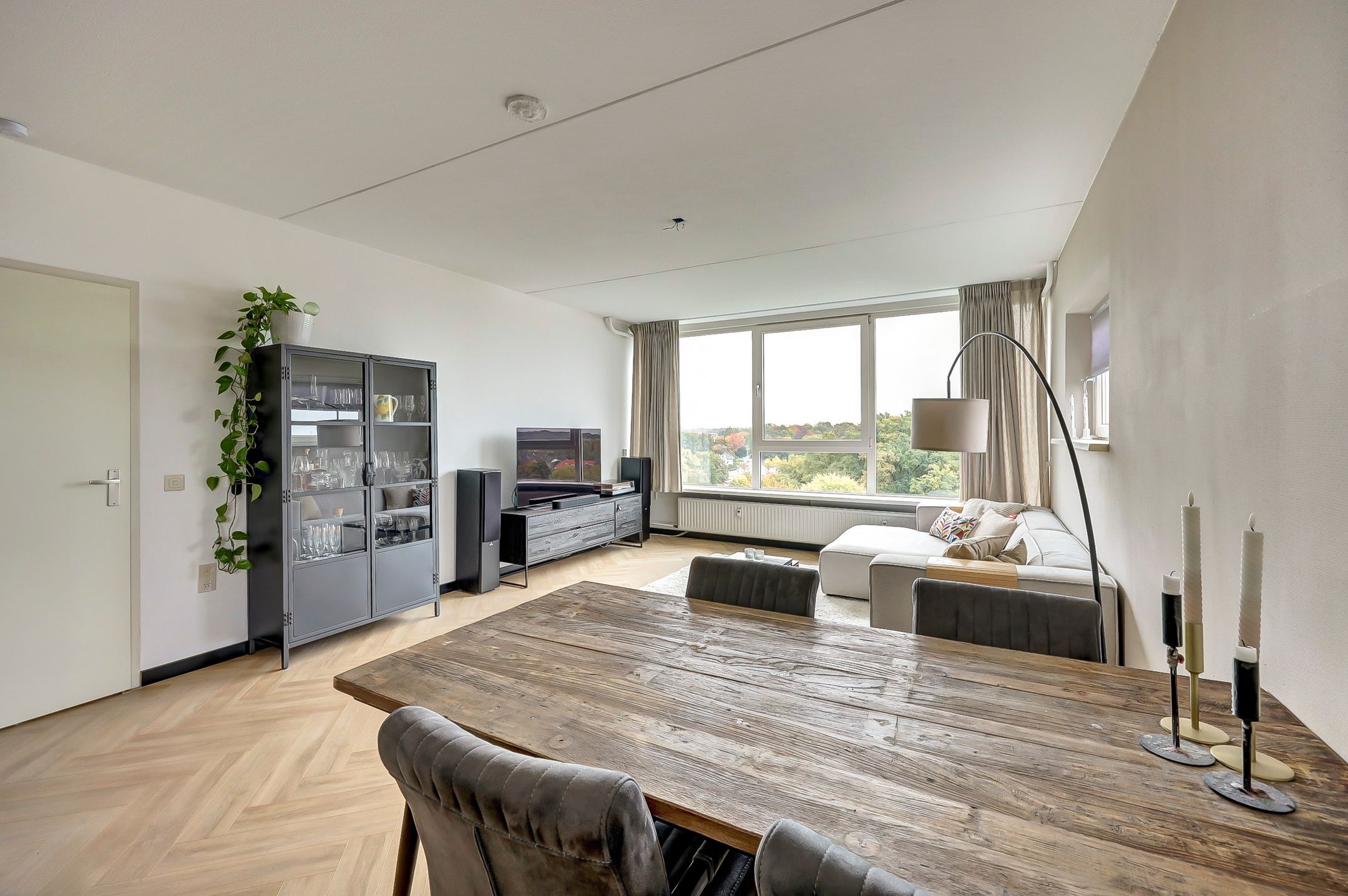 Photo 12 of Heutinkstraat 145