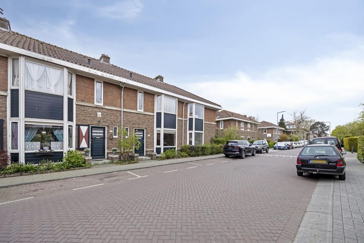 Foto 24 van Adrianalaan 220