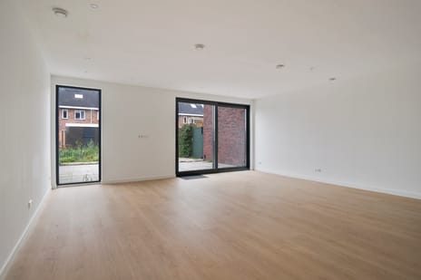 Hoefsmid 3 secondary image