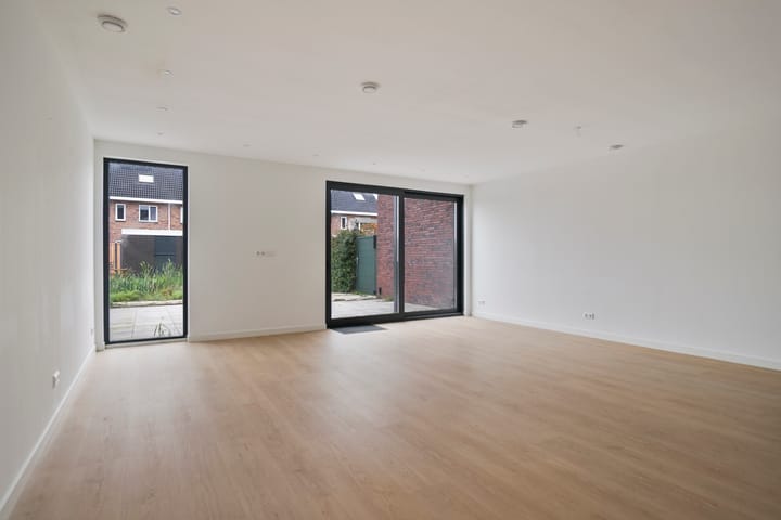 Foto 2 van Hoefsmid 3