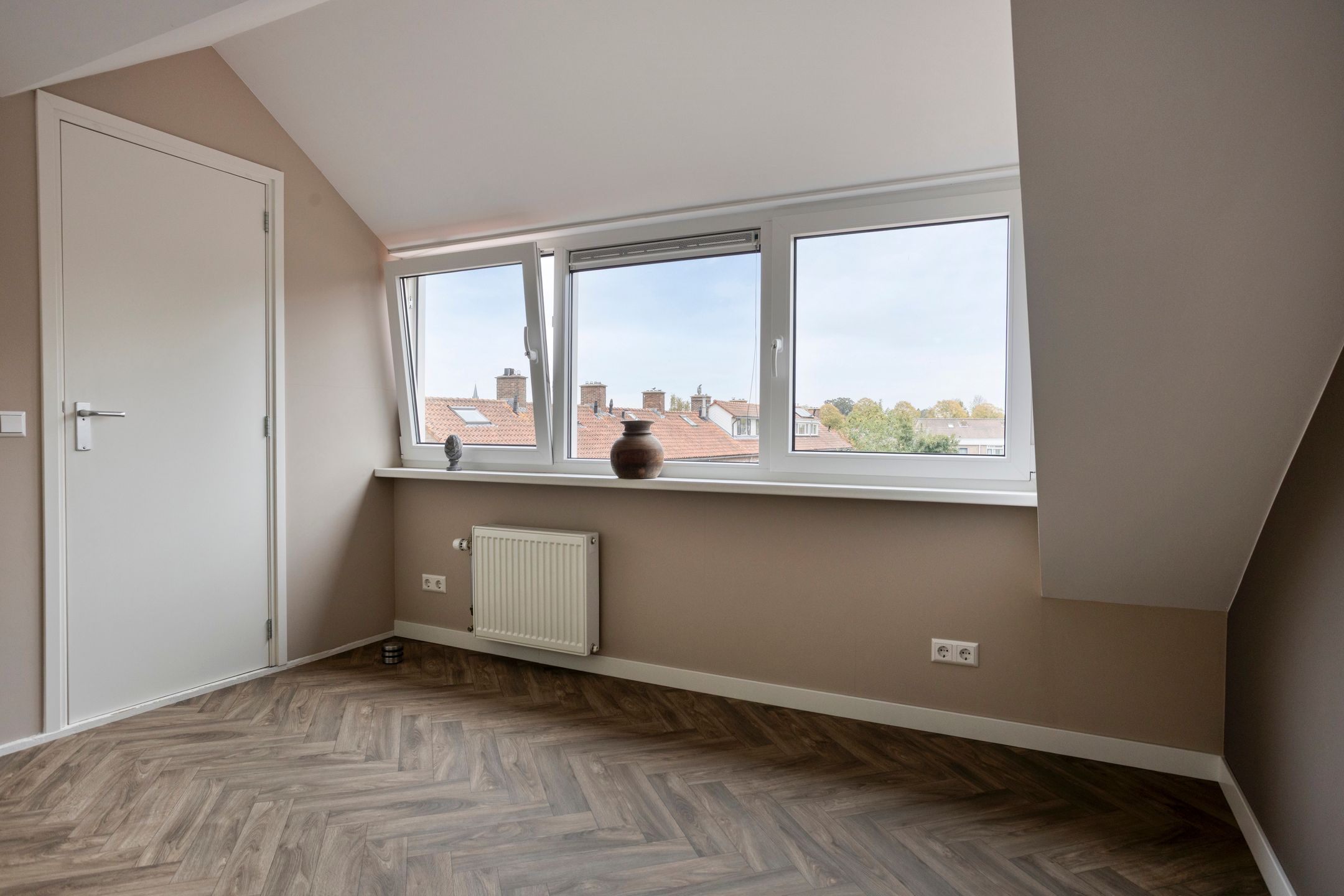 Foto 15 van Parallelweg 56