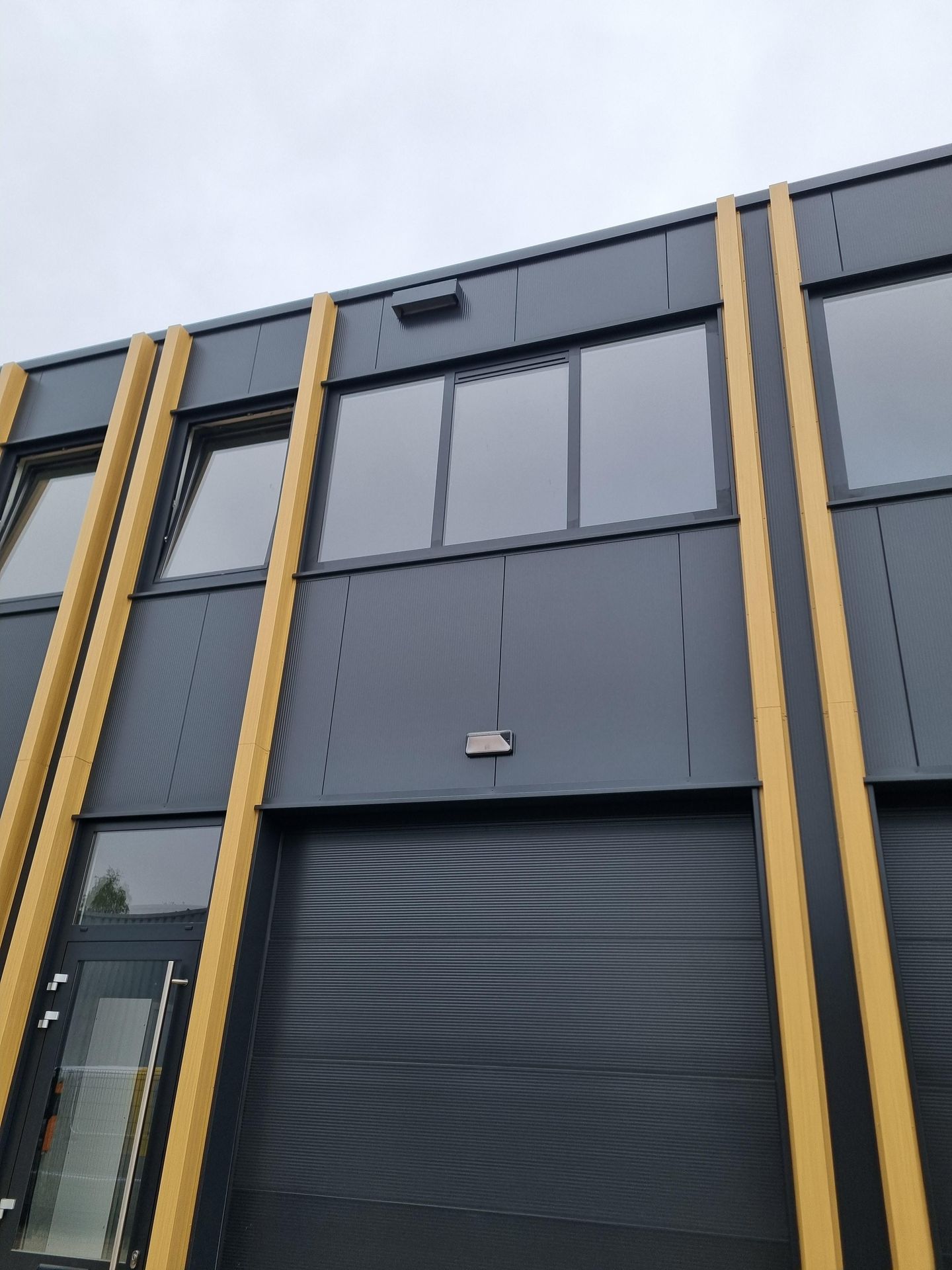 View photo 2 of Tolweg 63