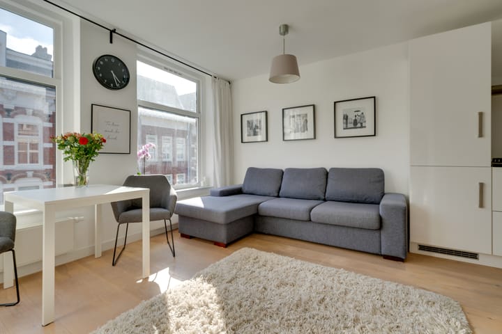 Photo 2 of Fokke Simonszstraat 25-3