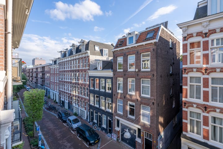 Photo 6 of Fokke Simonszstraat 25-3