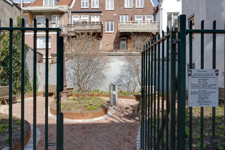 Photo 30 of Fokke Simonszstraat 25-3