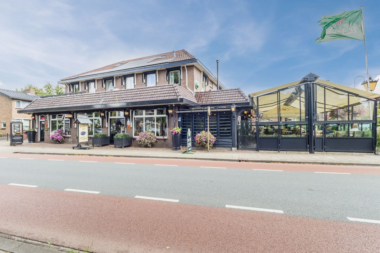 Bekijk foto 1 van Dorpsstraat 132-134