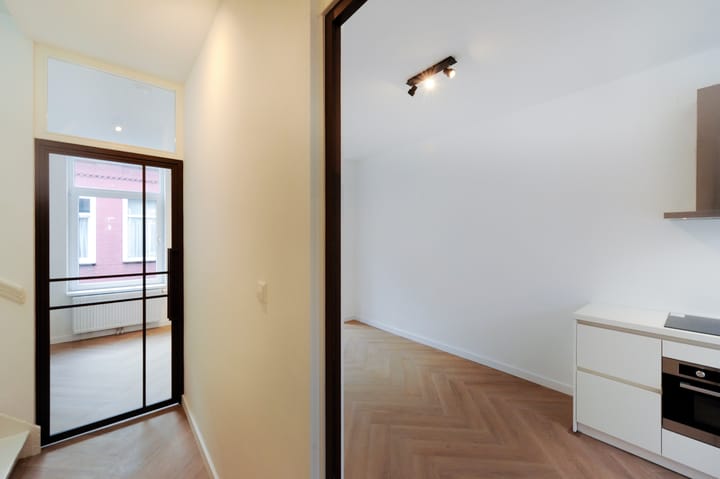 Foto 14 van Van Swindenstraat 39