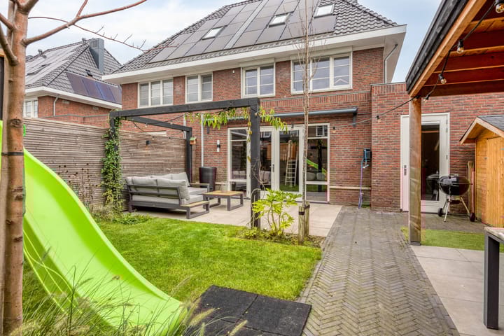 Foto 65 van Gitaarstraat 15