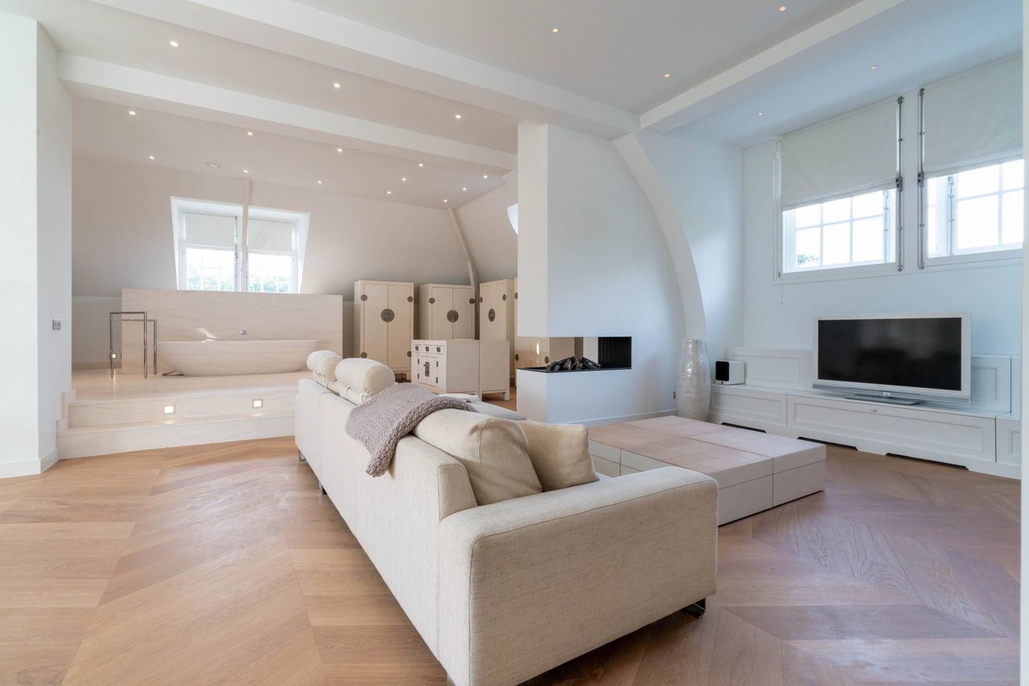 Foto 4 van Carnegielaan 11