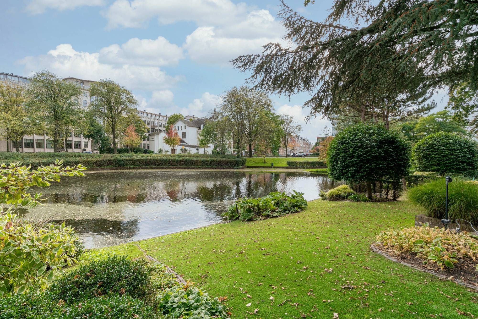 Foto 30 van Carnegielaan 11