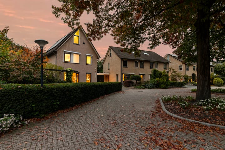 Foto 2 van Bronbeekhof 7