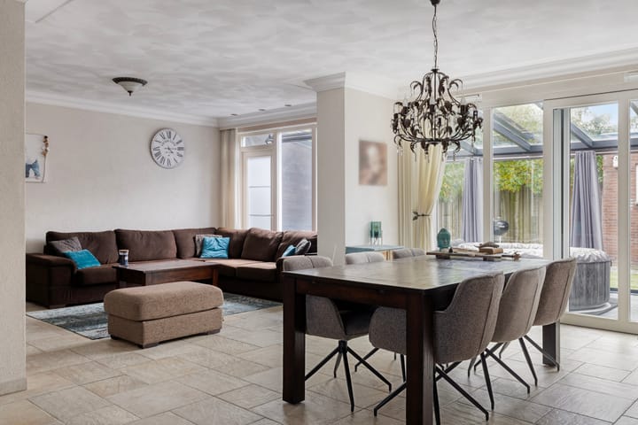 Photo 16 of Regenboogven 31