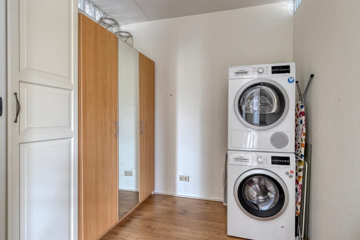 Photo 37 of Regenboogven 31