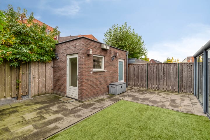 Photo 41 of Regenboogven 31