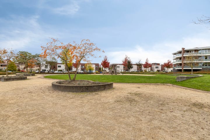 Photo 49 of Regenboogven 31