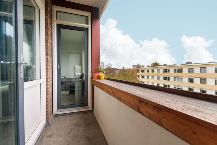 Foto 37 van Professor Hoogveldstraat 32