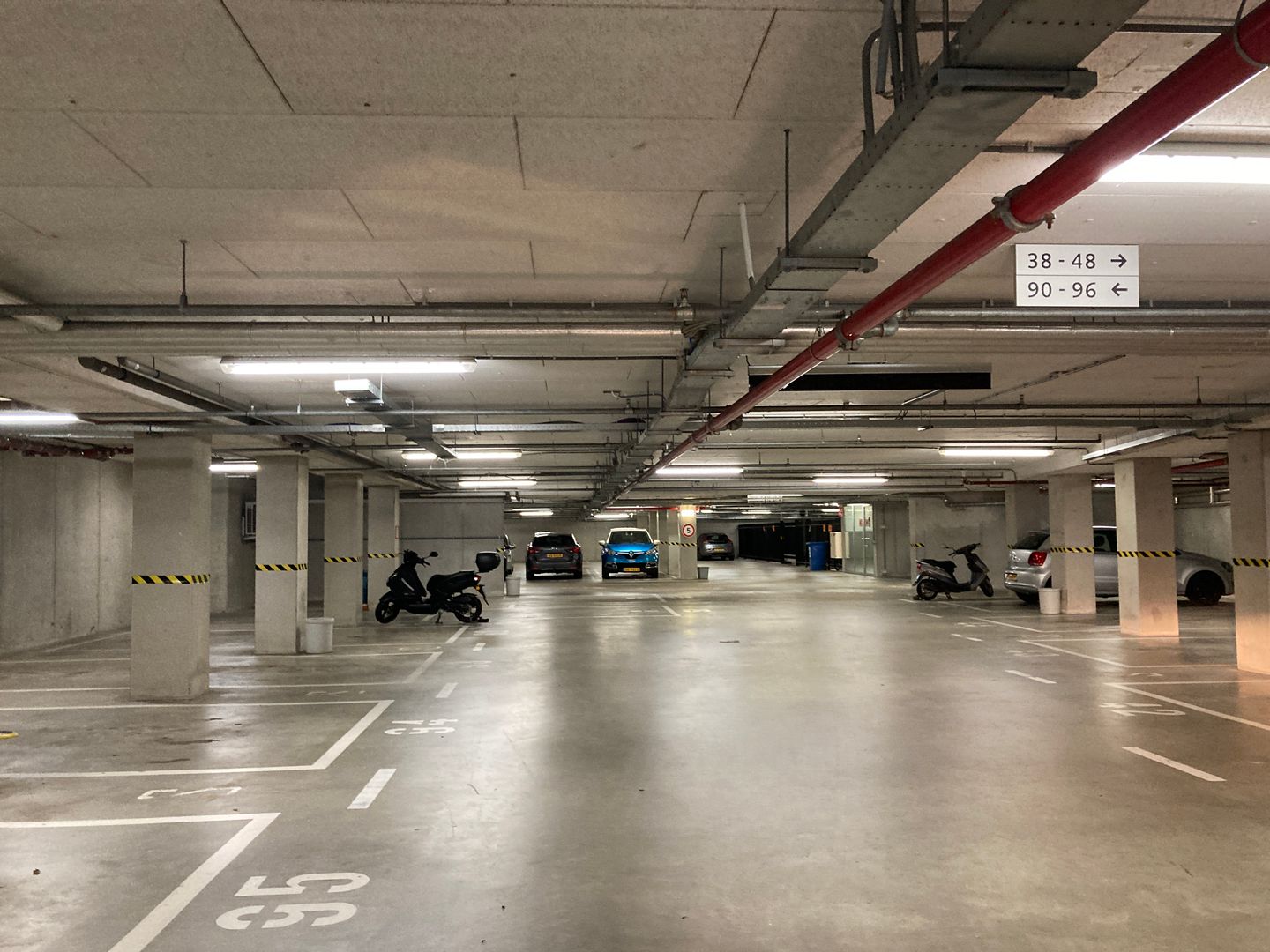 Bekijk foto 3 van Lloydstraat 300