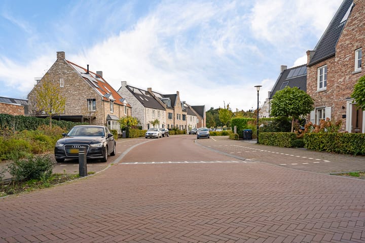 Photo 37 of Paardenbloemdreef 61