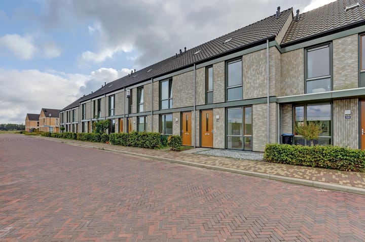 Photo 32 of Op de set 136