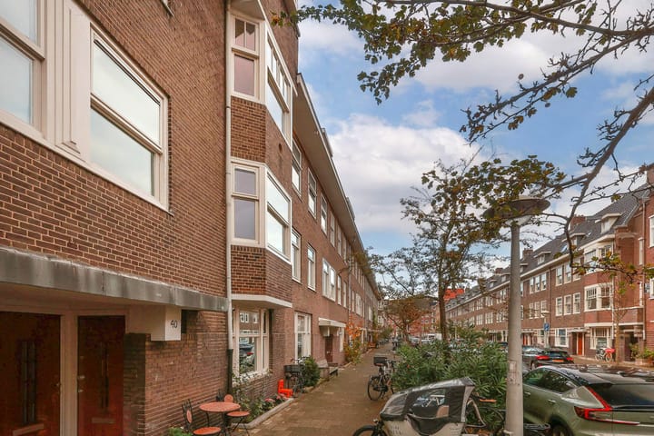 Photo 3 of Woubruggestraat 40-1